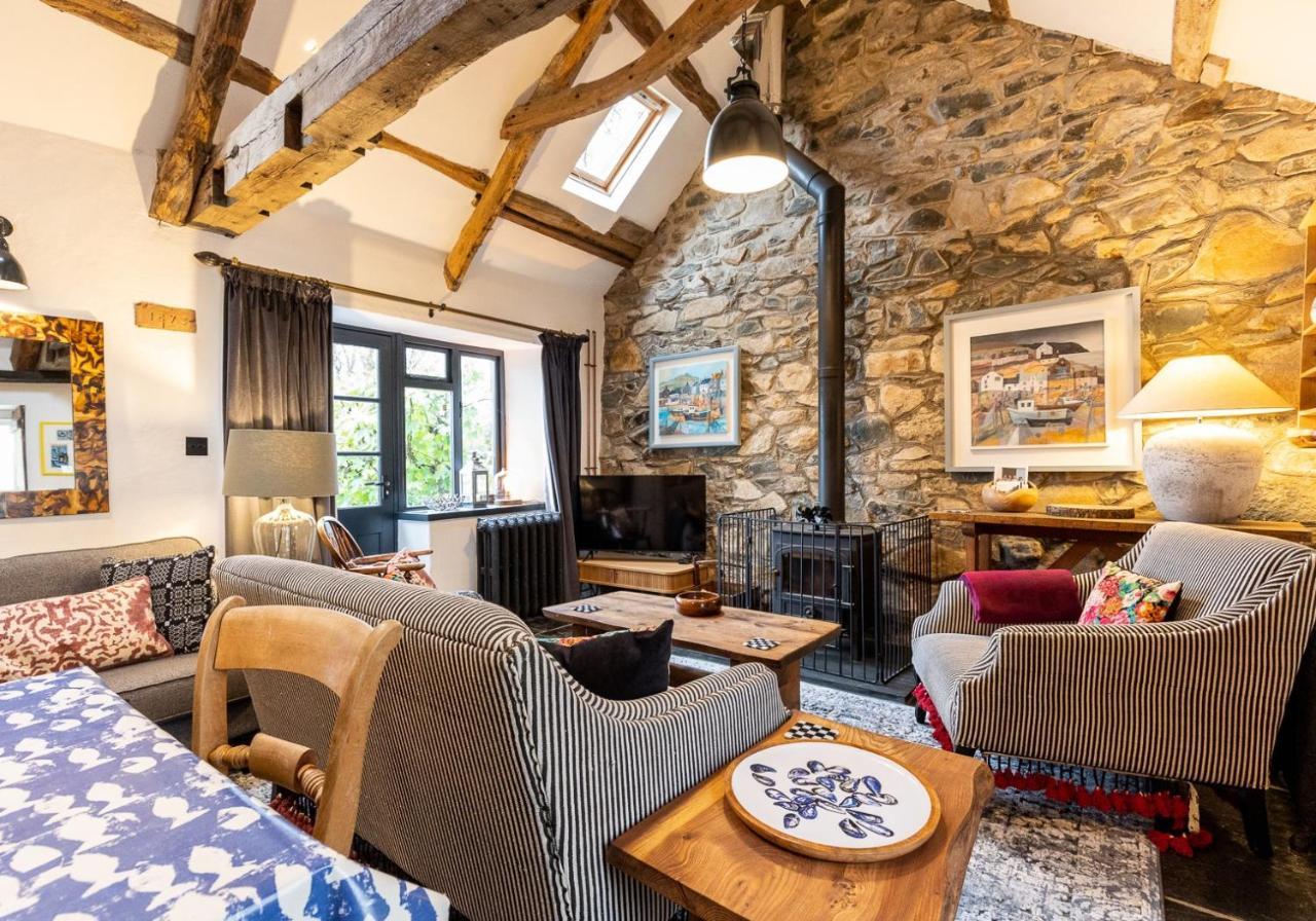 Bwthyn Capten - A Charming Cottage For Up To 6 Newport  Exterior photo